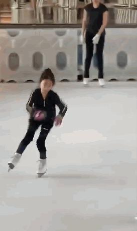 国产福利溜冰视频下载,冰上舞者风采尽展